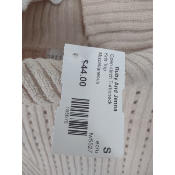 Ruby and Jenna Cropped Sweater Cream Size Small Lightweight Preppy - Picture 2 of 6